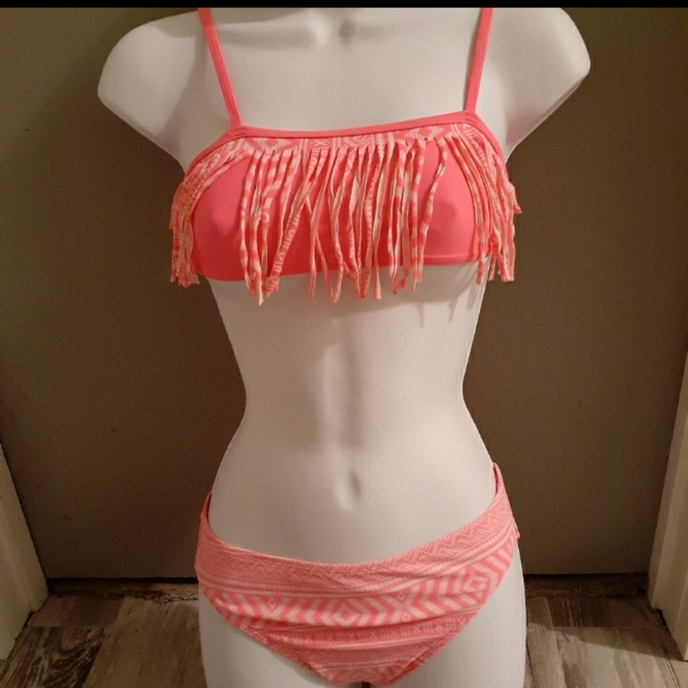 1989 Place Bikini